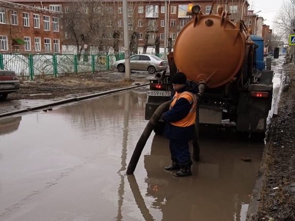 Потоп и мусор кругом: почему весной Омск такой грязный? #Новости #Общество #Омск Потоп и мусор кругом: почему весной Омск такой грязный? #Новости #Общество #Омск