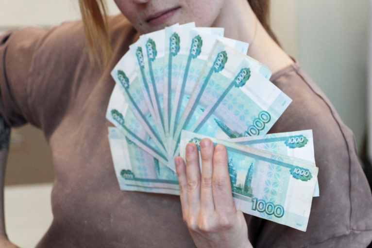 Омичка за 4 дня перевела почти 800 тысяч на «безопасные счета Центробанка» #Омск #Общество #Сегодня