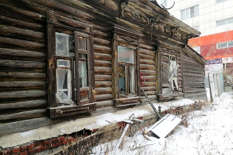 В центре Омска за 11 млн продают дом без воды и электричества #Новости #Общество #Омск