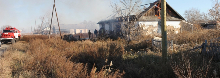 В Омской области будут судить женщину, погубившую в пожаре своих детей #Омск #Общество #Сегодня