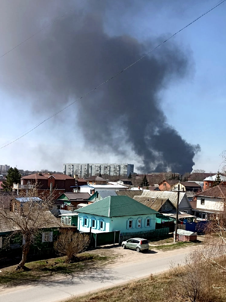 Видно отовсюду: в Старом Кировске произошел крупный пожар #Омск #Общество #Сегодня