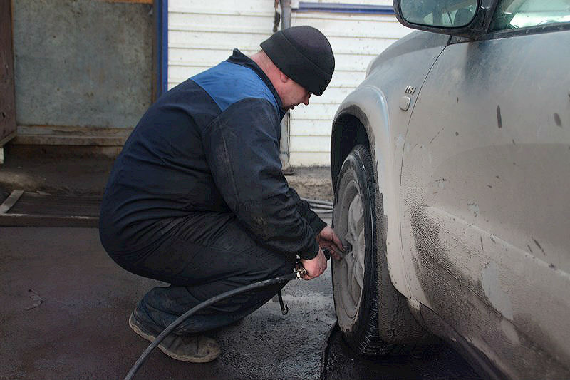 В России автолюбители переходят на изношенные шины: новые слишком дороги #Новости #Общество #Омск