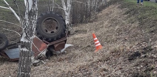 В Омской области разбился насмерть водитель самоходки #Омск #Общество #Сегодня