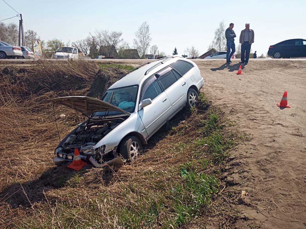 В Омске «Тойота» с детьми улетела в кювет #Омск #Общество #Сегодня