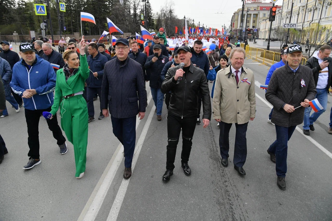 На Первомайском шествии Бурков заявил, что омичам нечего бояться #Новости #Общество #Омск На Первомайском шествии Бурков заявил, что омичам нечего бояться #Новости #Общество #Омск