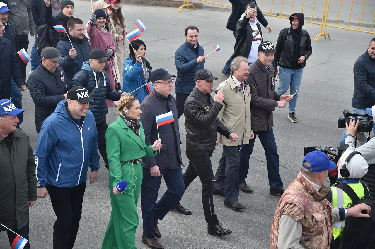 На Первомайском шествии Бурков заявил, что омичам нечего бояться #Новости #Общество #Омск На Первомайском шествии Бурков заявил, что омичам нечего бояться #Новости #Общество #Омск