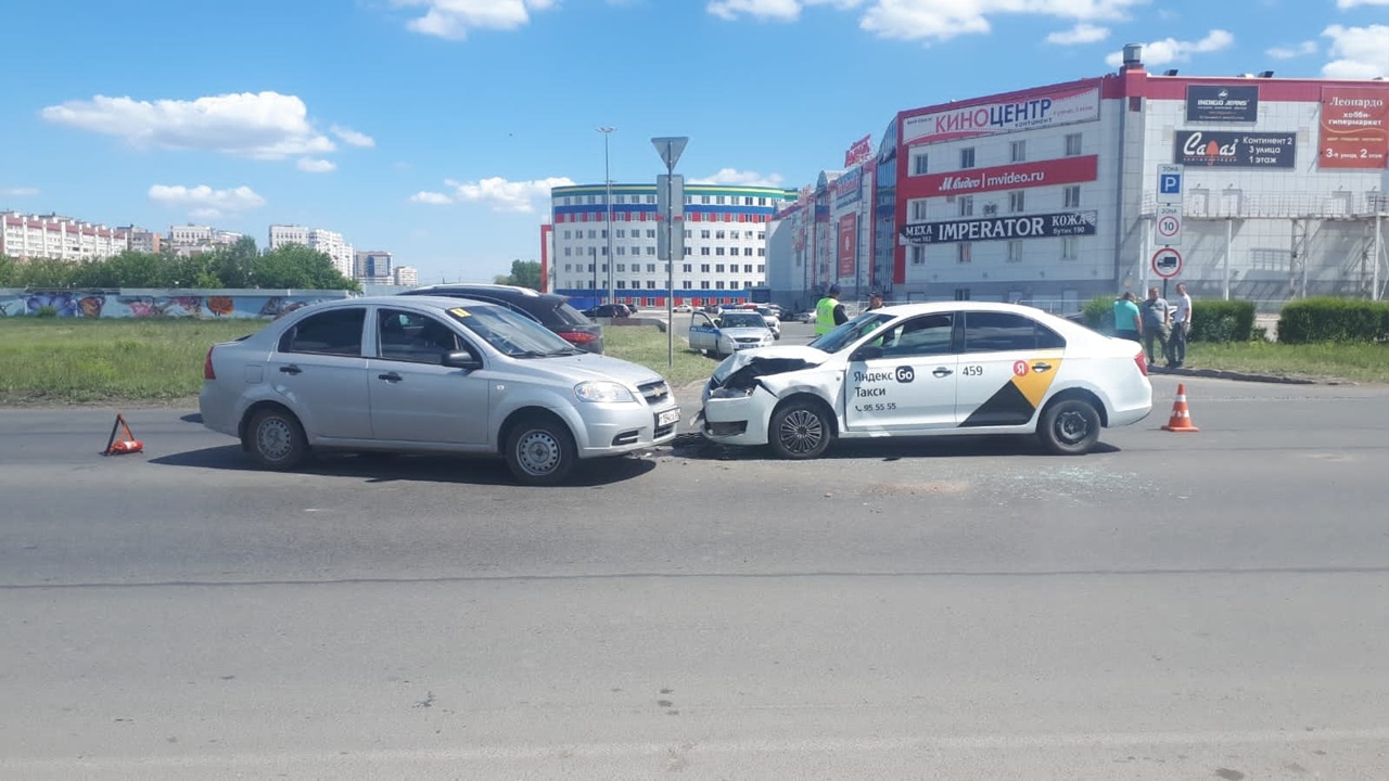 В Омске при ДТП с «Яндекс такси» пострадал младенец #Омск #Общество #Сегодня