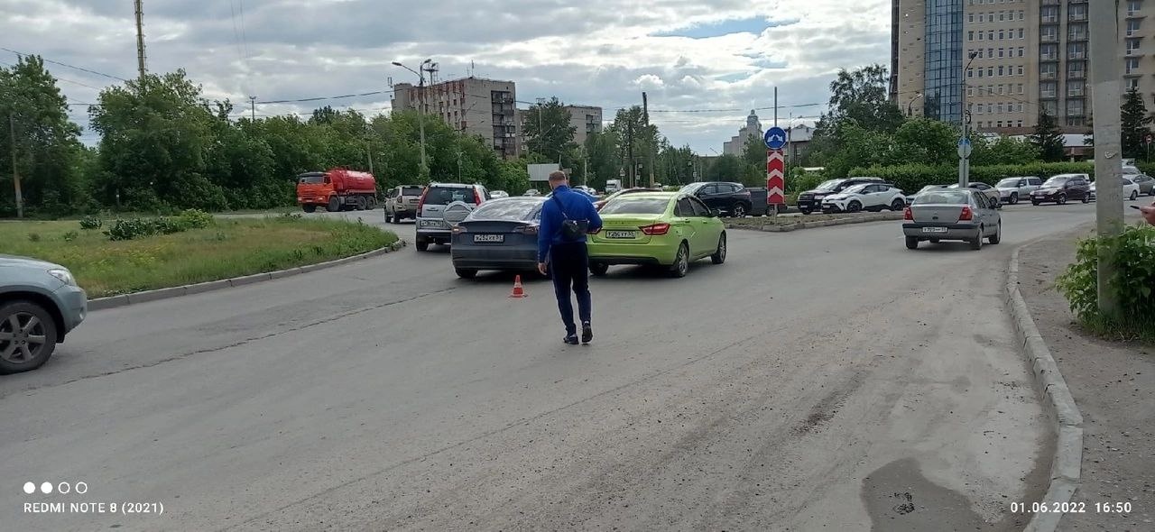 В машину омского бойца Шлеменко врезалась «Лада» #Новости #Общество #Омск