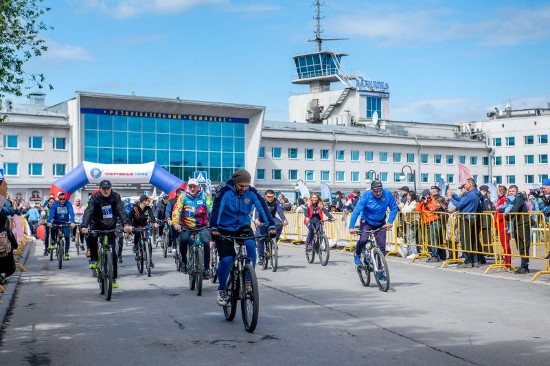 В Омске прошел массовый велозаезд #Омск #Общество #Сегодня