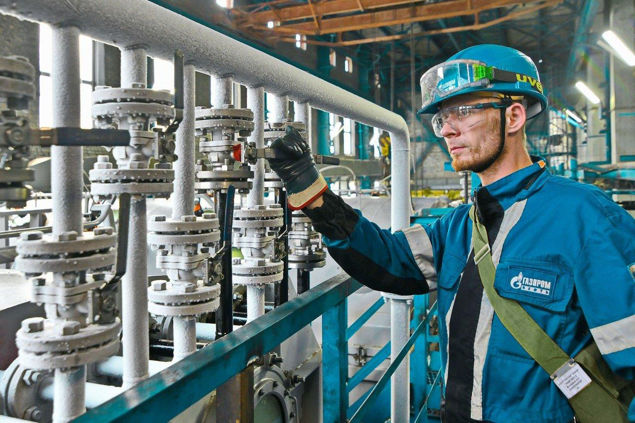 «Газпромнефть – смазочные материалы» стажирует своих сотрудников на нефтезаводе