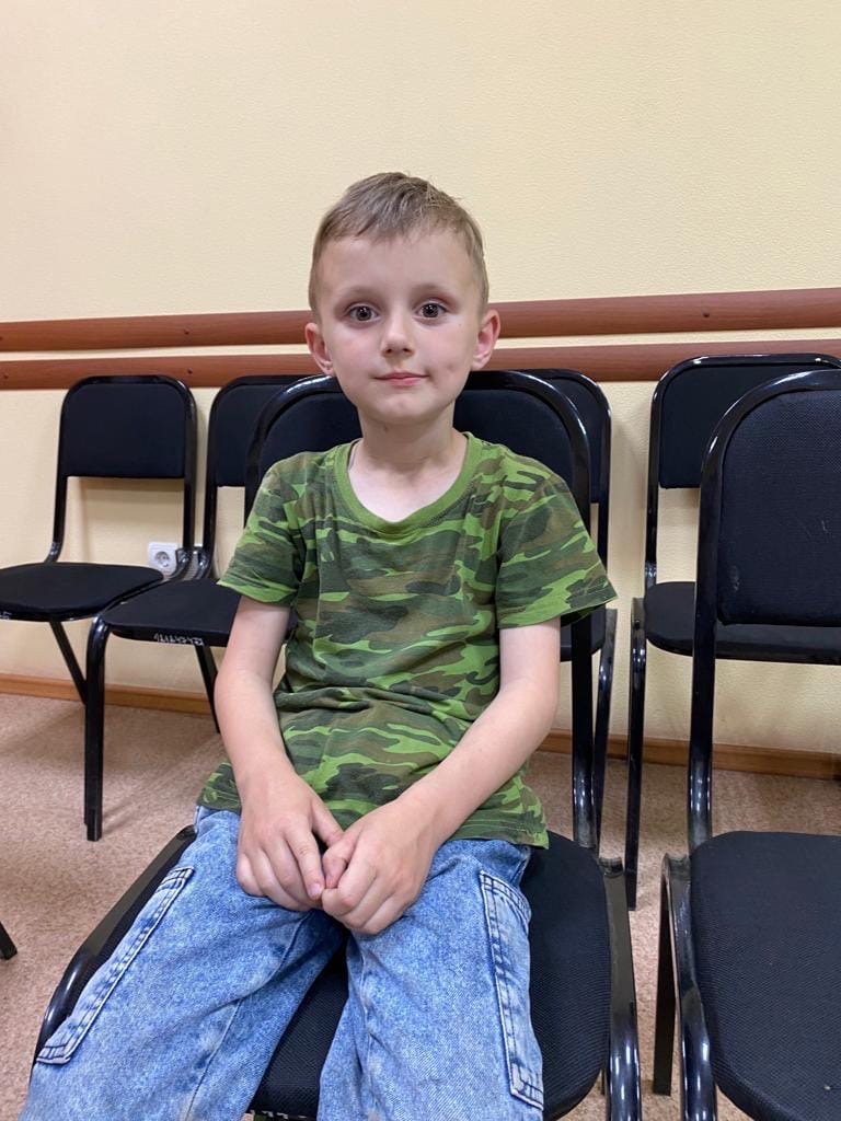 В Омске 6-летний мальчик, приехавший к бабушке, пошел гулять и потерялся #Новости #Общество #Омск