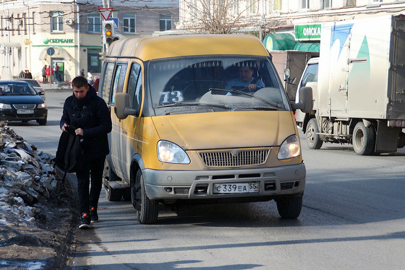 Остановки «у того столба», наличка и шансон: как «Газели» спасли Омск, а потом оказались лишними #Новости #Общество #Омск