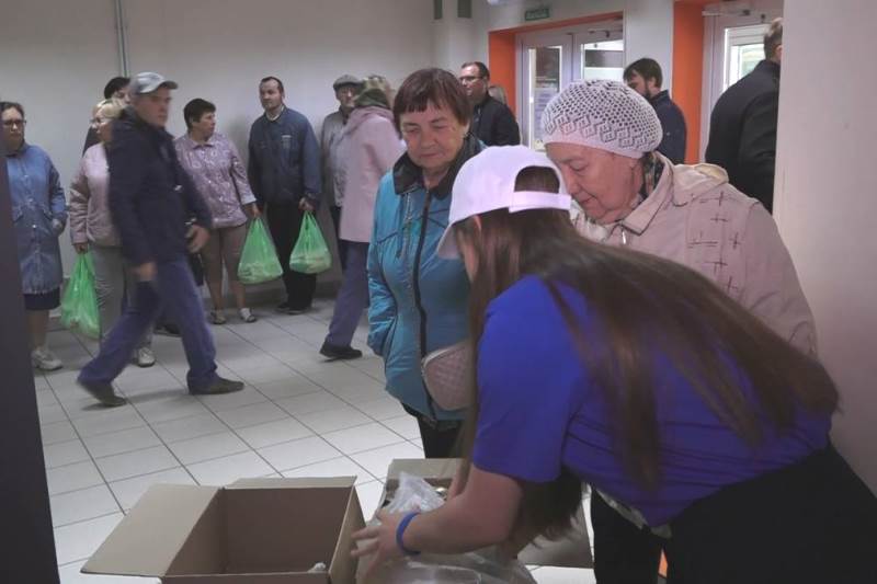 Омские единороссы поддержали сбор помощи Донбассу #Омск #Общество #Сегодня