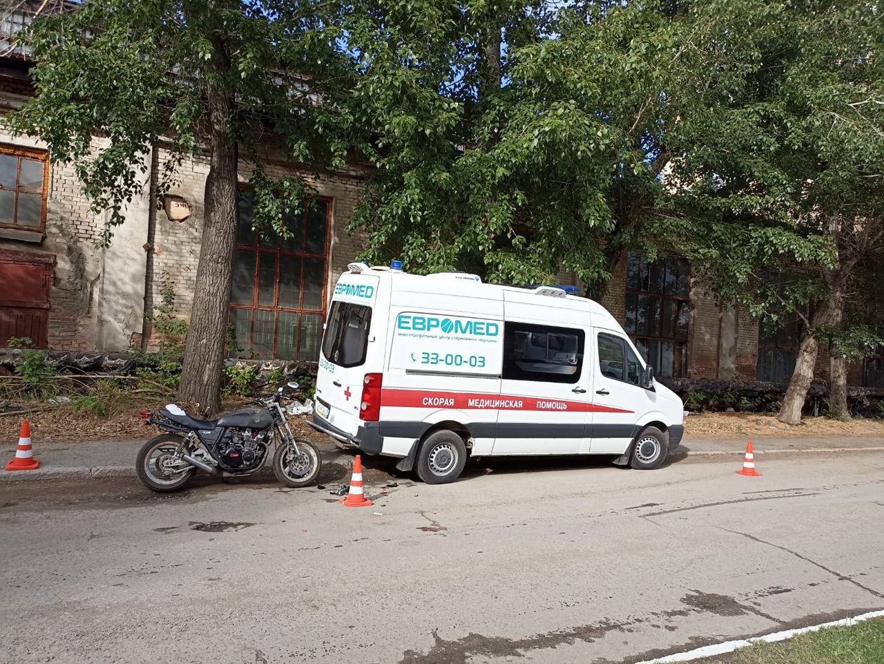 В Омске мотоциклист протаранил скорую «Евромеда» #Новости #Общество #Омск