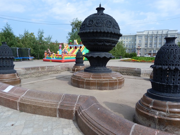 Мокрая история: как в Омске «ожили» «засохшие» в прошлом году фонтаны? #Омск #Общество #Сегодня Мокрая история: как в Омске «ожили» «засохшие» в прошлом году фонтаны? #Омск #Общество #Сегодня