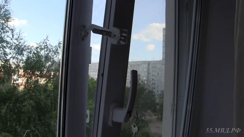 В Омске за день из окон выпали двое маленьких детей #Омск #Общество #Сегодня