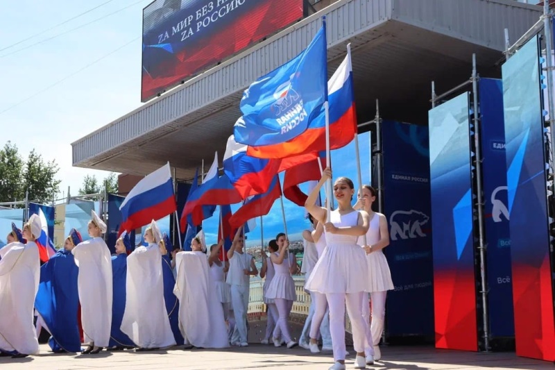 Омские единороссы отправили на Донбасс две фуры гуманитарной помощи #Новости #Общество #Омск