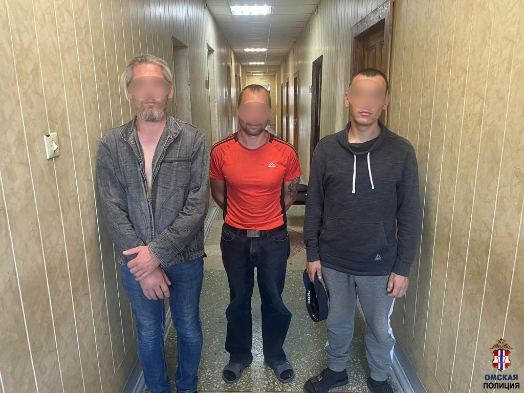 Трое омичей совершили дерзкий налет на ломбард и заперли продавца в подсобке #Новости #Общество #Омск