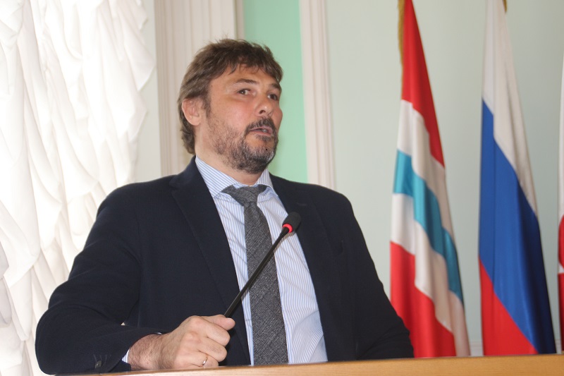 «Выпускной» в Омском горсовете: депутаты отсидели последний «урок» #Новости #Общество #Омск «Выпускной» в Омском горсовете: депутаты отсидели последний «урок» #Новости #Общество #Омск
