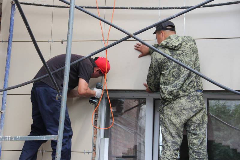 Меценат начал ремонтировать ДШИ по соглашению с омским мэром #Омск #Общество #Сегодня