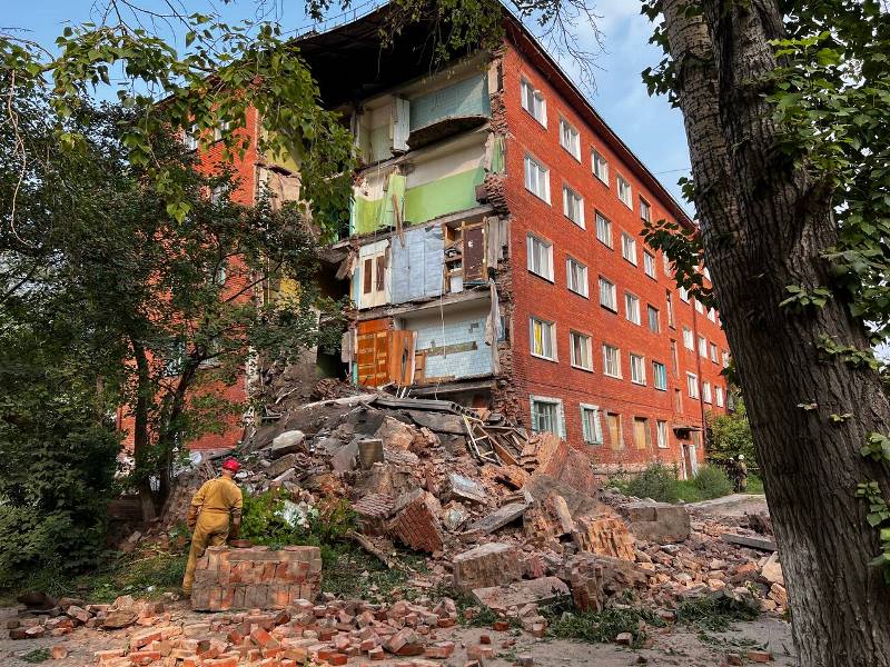 В Омске пересчитывают всех жильцов обрушившейся пятиэтажки #Омск #Общество #Сегодня