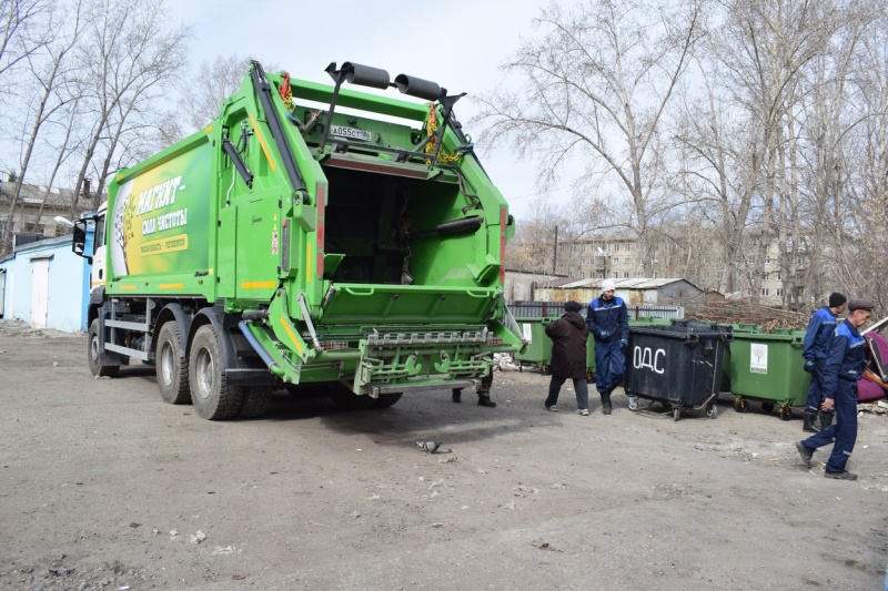 Омич пытается получить деньги за несвоевременный вывоз мусора #Новости #Общество #Омск