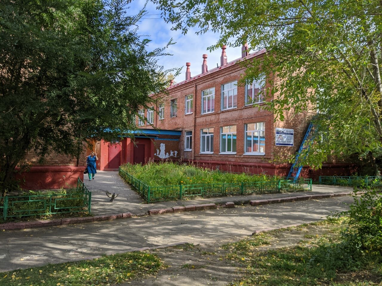 В омских Нефтяниках разрушается еще и детский дом #Омск #Общество #Сегодня