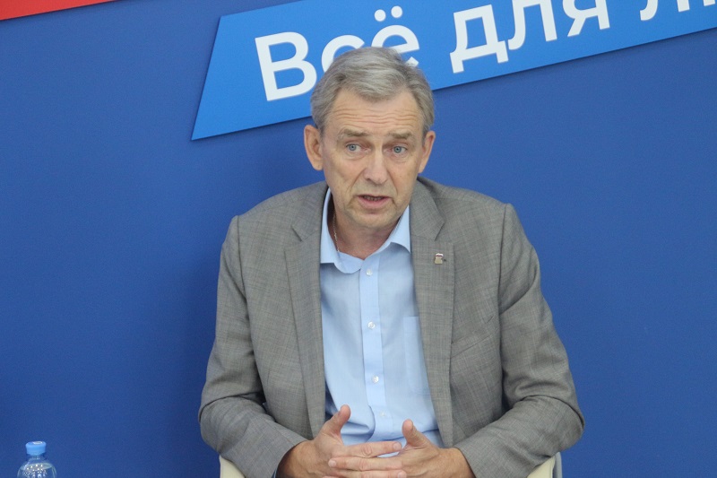 Александр АРТЕМОВ: «Омская область поможет Стаханову подготовиться к зиме» #Омск #Общество #Сегодня Александр АРТЕМОВ: «Омская область поможет Стаханову подготовиться к зиме» #Омск #Общество #Сегодня