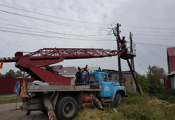 «Омскэлектро» демонтирует незаконные линии связи #Новости #Общество #Омск
