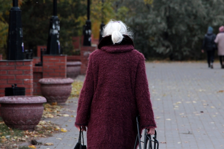В Омске росгвардейцы помогли пенсионерке вернуться домой #Омск #Общество #Сегодня В Омске росгвардейцы помогли пенсионерке вернуться домой #Омск #Общество #Сегодня