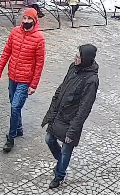 В Омске уже полгода ищут грабителя, сорвавшего цепочку за 40 тысяч #Омск #Общество #Сегодня