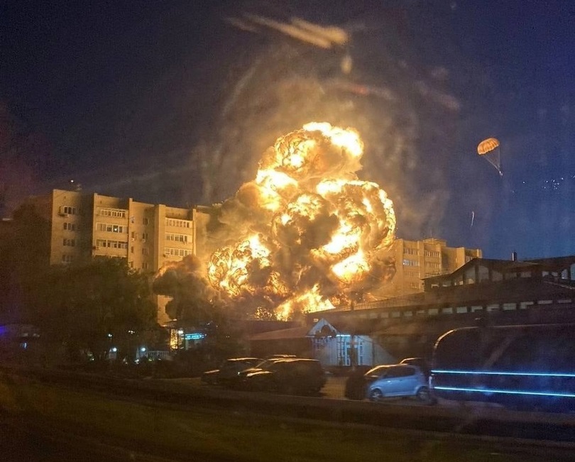 Трагедия в Ейске: при падении самолета на дом погибли 13 человек #Омск #Общество #Сегодня