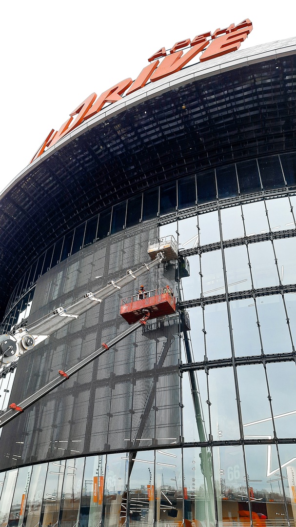 На «G-Drive Арене» начали монтировать огромный медиафасад #Новости #Общество #Омск На «G-Drive Арене» начали монтировать огромный медиафасад #Новости #Общество #Омск