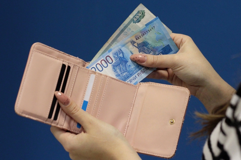 Стало известно, где в Омске самые высокие зарплаты #Омск #Общество #Сегодня