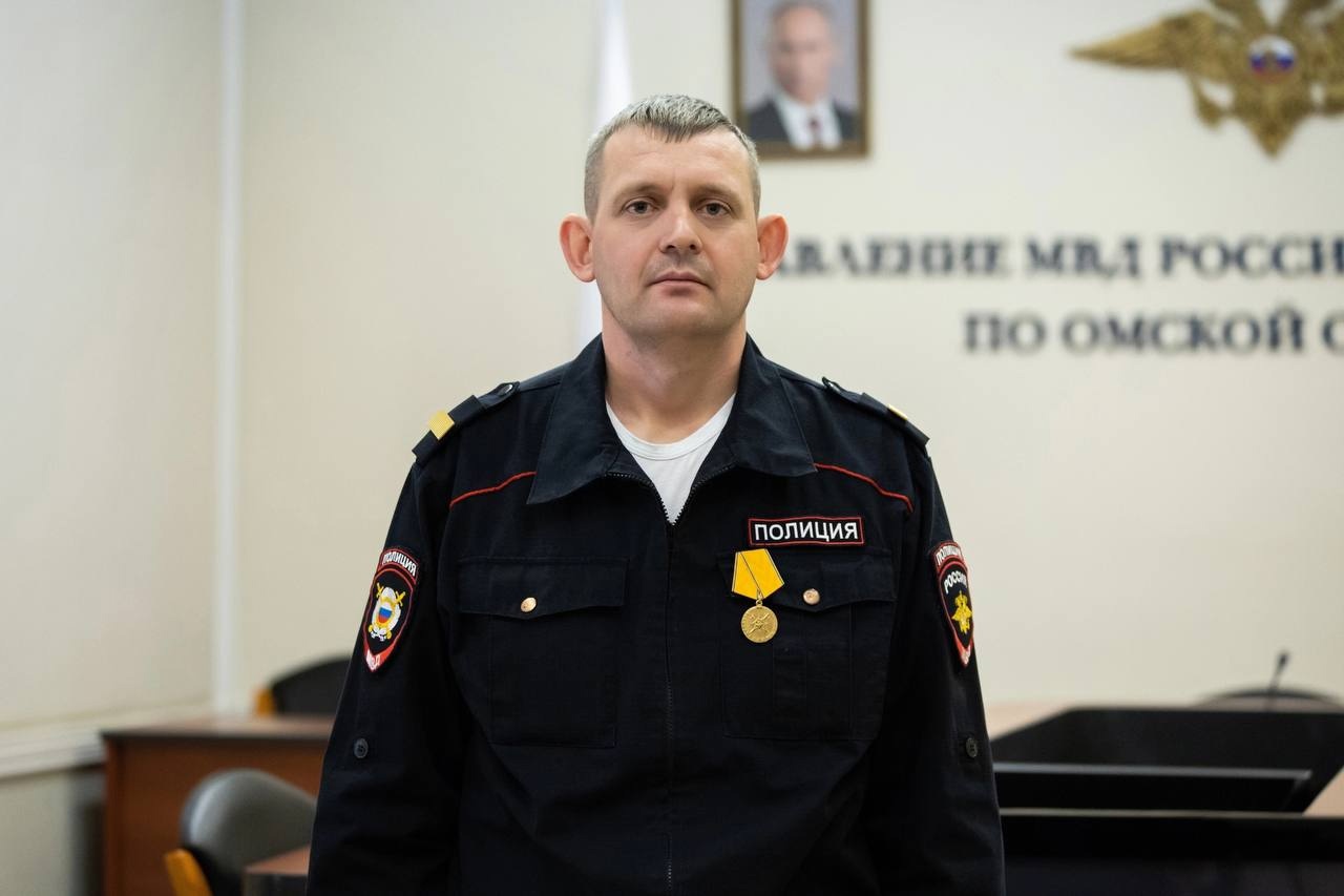 Колокольцев наградил полицейского из Омской области, спасшего детей #Омск #Общество #Сегодня Колокольцев наградил полицейского из Омской области, спасшего детей #Омск #Общество #Сегодня
