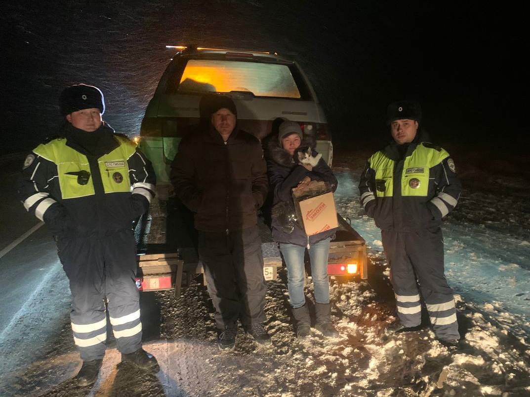 Глухонемые омичи просидели в замерзшем ВАЗе на трассе больше часа #Омск #Общество #Сегодня