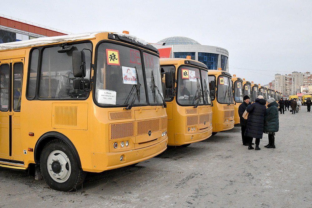 Перед Новым годом омские школы получили 56 новых автобусов #Новости #Общество #Омск Перед Новым годом омские школы получили 56 новых автобусов #Новости #Общество #Омск