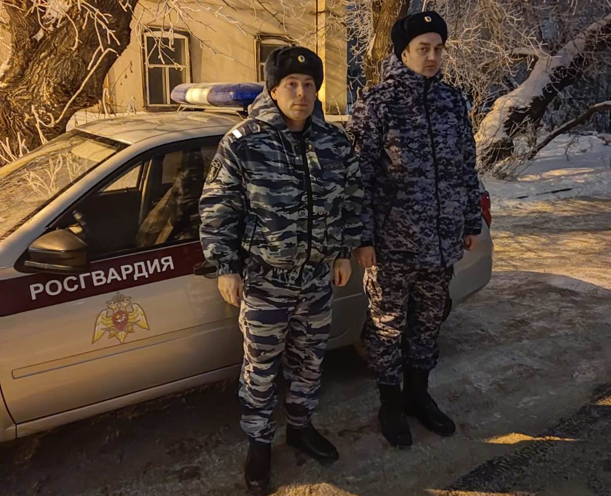 Пьяный омич чуть не замерз на улице #Новости #Общество #Омск