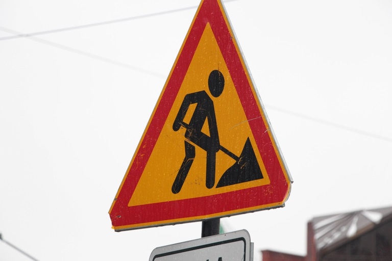 В Омске закрыли улицу 26-ю Рабочую #Омск #Общество #Сегодня В Омске закрыли улицу 26-ю Рабочую #Омск #Общество #Сегодня