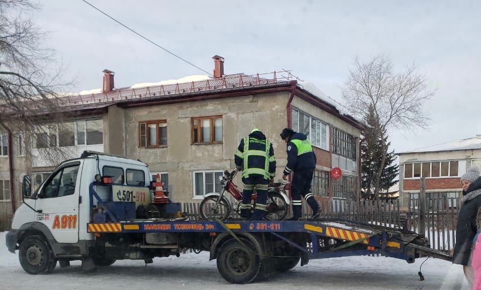 Омич сел пьяным на мопед и лишился своего транспорта #Омск #Общество #Сегодня