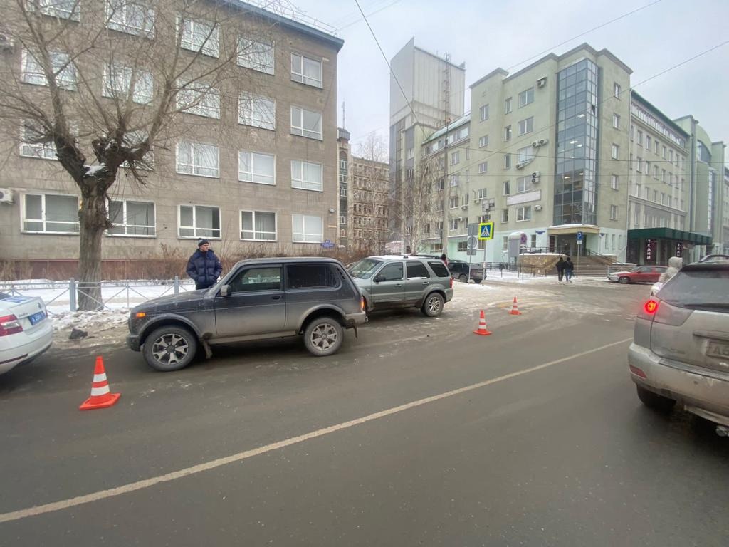 В центре Омска ВАЗ сбил подростка на зебре #Новости #Общество #Омск