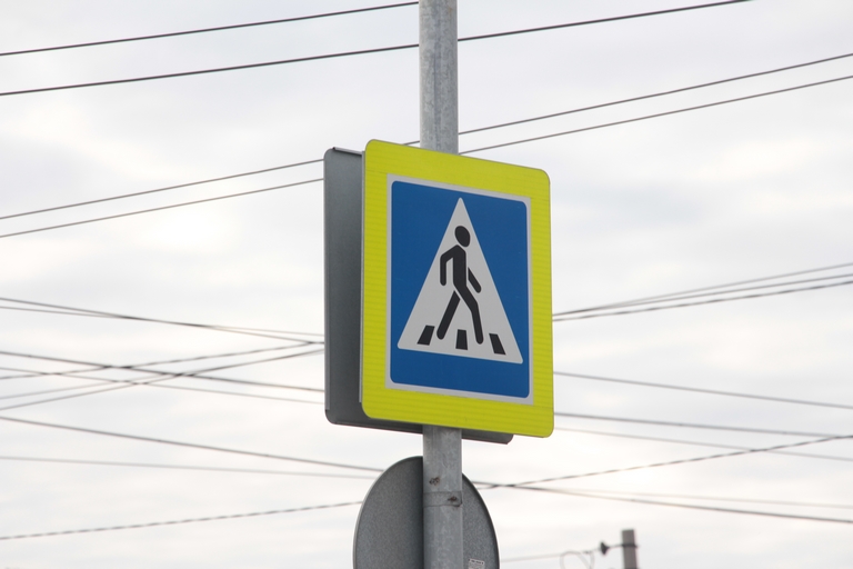 В омских Нефтяниках «нива» сбила ребенка на «зебре» #Новости #Общество #Омск В омских Нефтяниках «нива» сбила ребенка на «зебре» #Новости #Общество #Омск