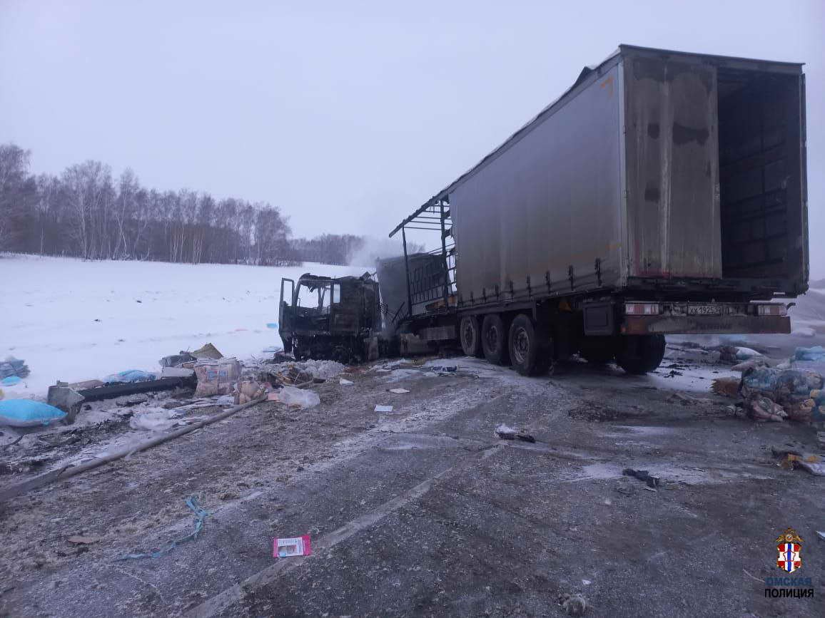 В Омской области лоб в лоб столкнулись фура и «газель»: есть погибшие #Новости #Общество #Омск