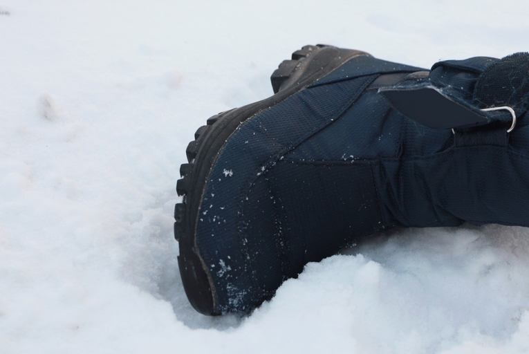 Омич упал на улице и получил обморожение #Новости #Общество #Омск