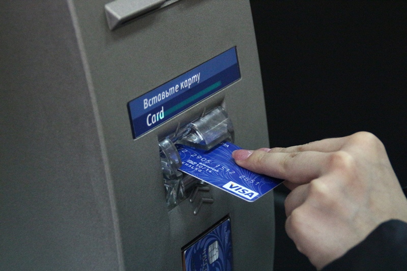 За год в России убрали 10 тысяч банкоматов