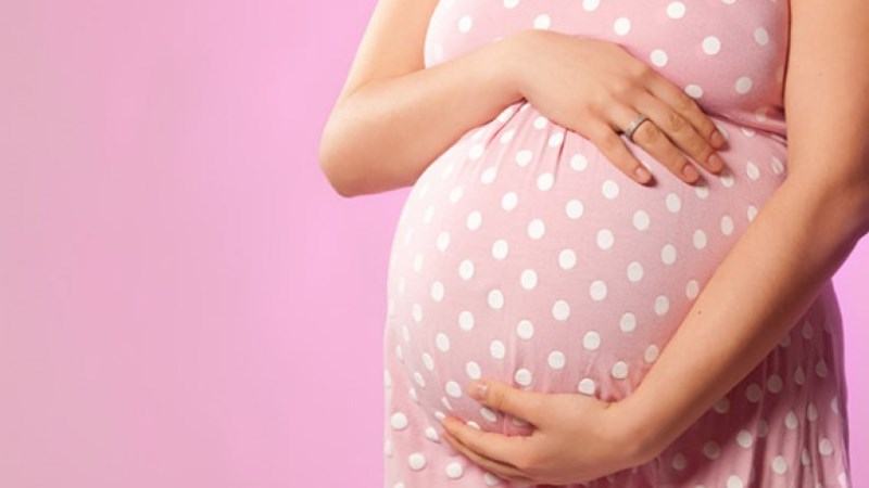 Омички получили пособия по беременности и родам на 210 млн #Омск #Общество #Сегодня