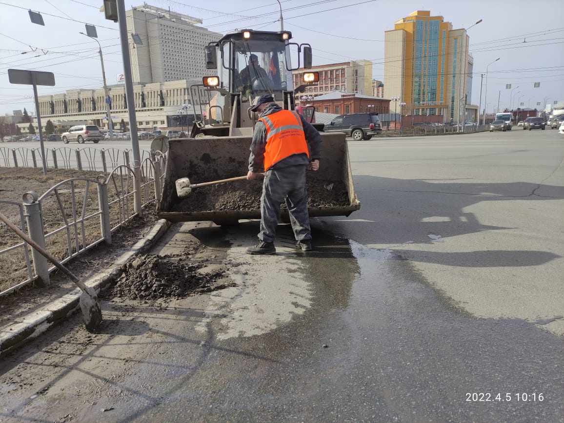 Шелест рассказал об уборке на улицах Омска #Новости #Общество #Омск