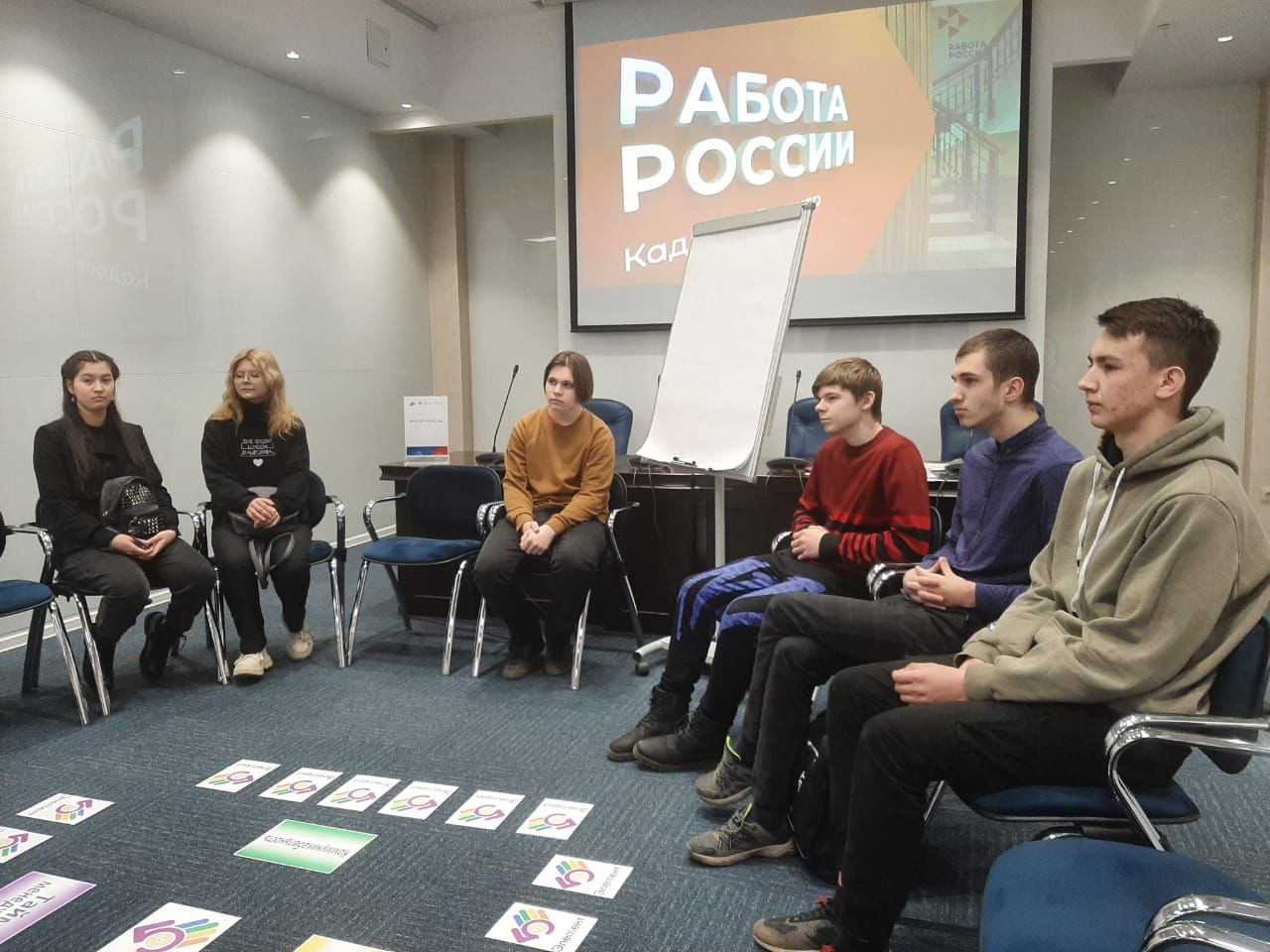 Призеры олимпиады школьников прокачали интеллект на ярмарке вакансий в Омске #Омск #Общество #Сегодня