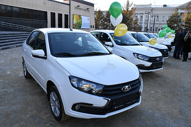 Автокапитал: семьям с детьми выдадут сертификаты на машины #Омск #Общество #Сегодня Автокапитал: семьям с детьми выдадут сертификаты на машины #Омск #Общество #Сегодня