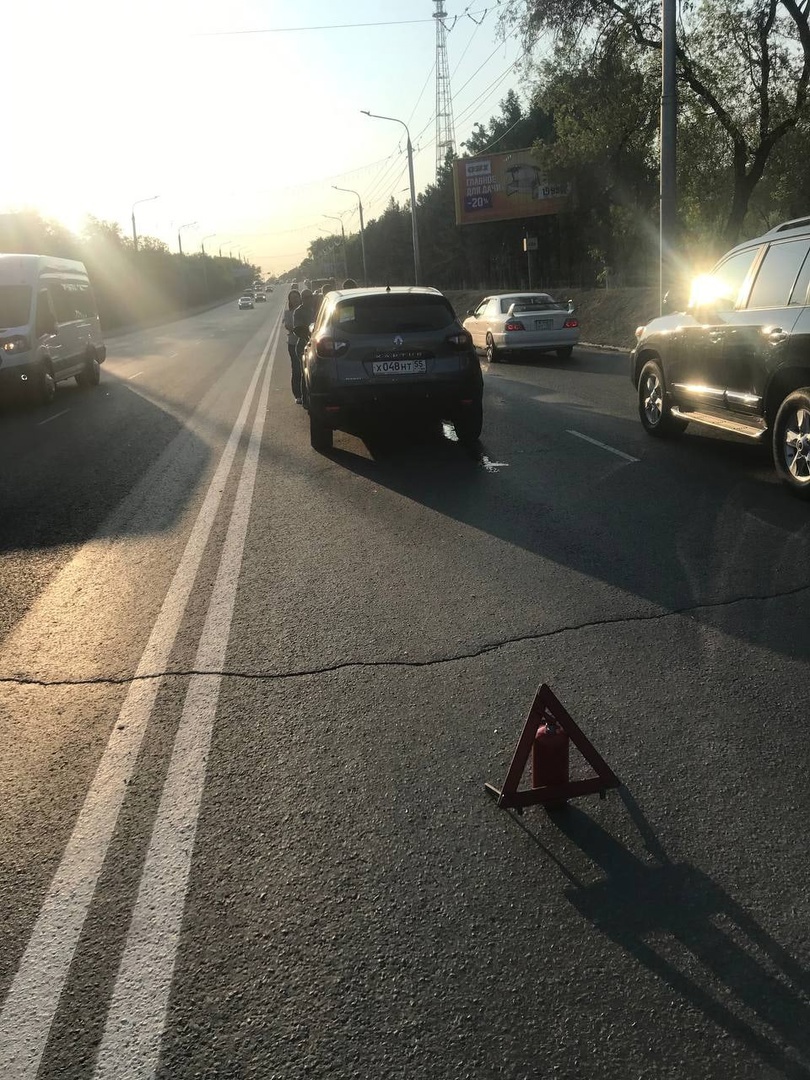 В Омске водитель иномарки собрал «паровозик» из 4-х машин #Новости #Общество #Омск